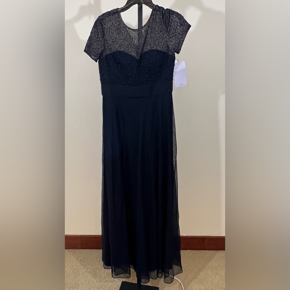 ⚫️ Nwt JS Collection womens size 4 Navy Blue Special Occasion long formal…